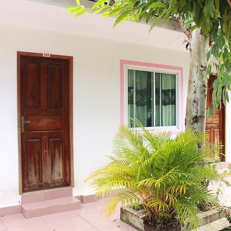 Manita Anna Guesthouse Jullyanna Before 시아누크빌 외부 사진
